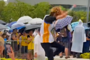 马健：詹姆斯中国行混入库里球迷 双方网上激烈对立&线下一团和气