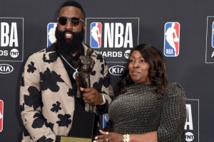 哈登休斯敦餐厅停业后续：母亲成被告 租金拖欠超200万美元