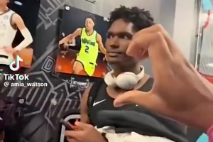 阿门无视美女的比心互动申请，还使出假动作虚晃冲进训练场😂